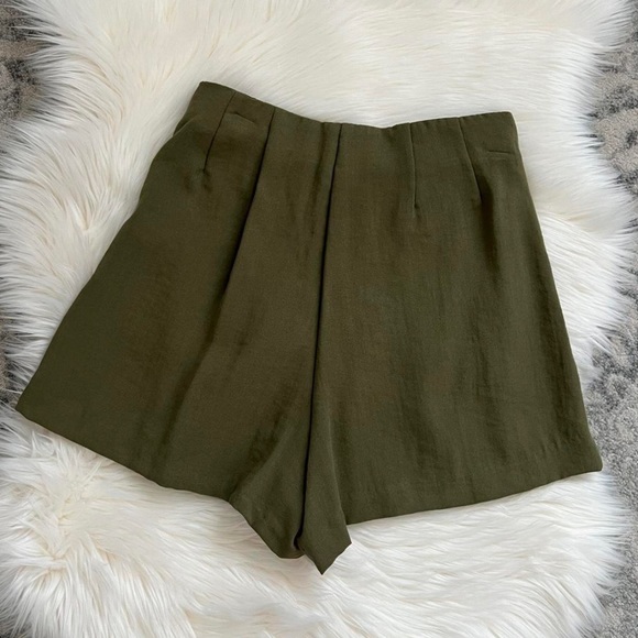 Lulu’s Shorts - Picture 4 of 4